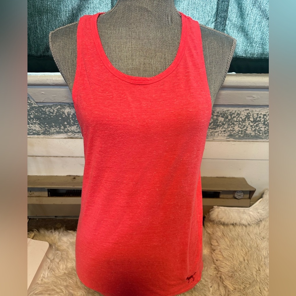 ⭐️ 3 for $20.00 VS Pink tank top